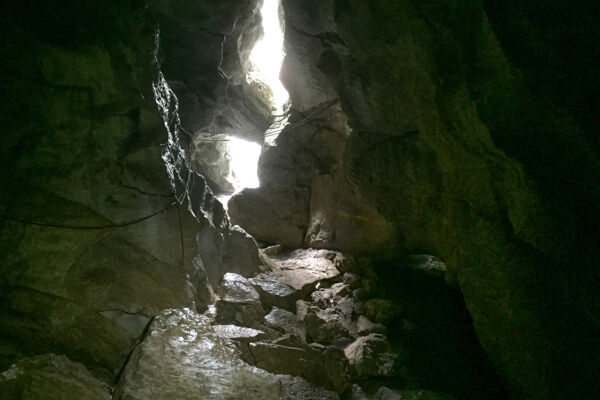 Höhlenabenteuer im Val-de-Travers