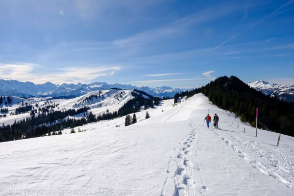 Neige et meringues sur la Lombachalp