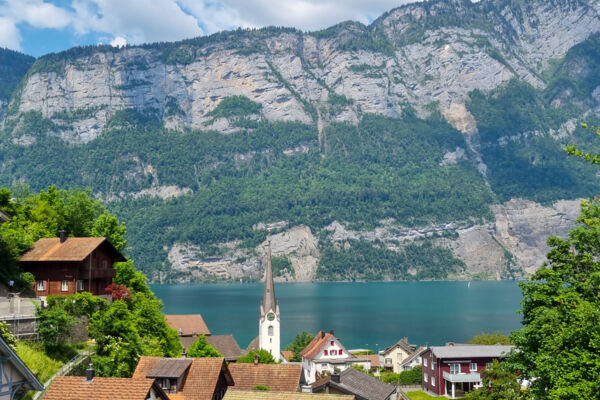 Parcours printanier au-dessus du lac de Walenstadt