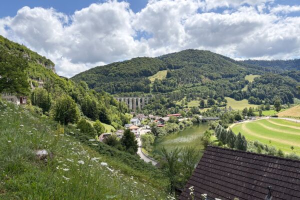Agréable randonnée le long du Doubs