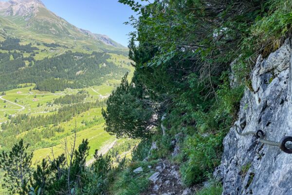 Chemin des falaises vers la Glecksteinhütte