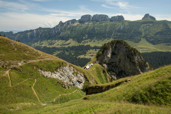 Rochers escarpés, hauteurs spectaculaires