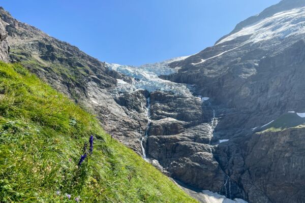 Chemin des falaises vers la Glecksteinhütte