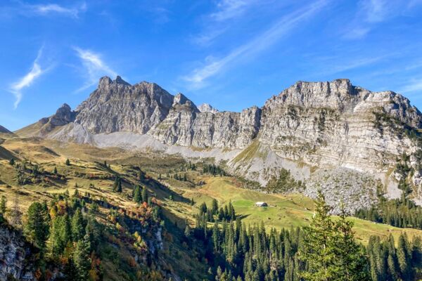Wanderung zu den roten Quellen im Naturpark Diemtigtal