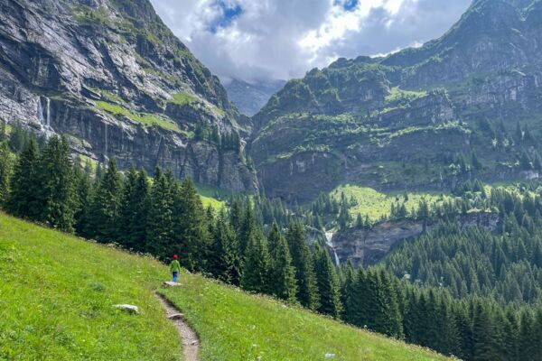 Durch Champérys Felsenkessel zur Cantine