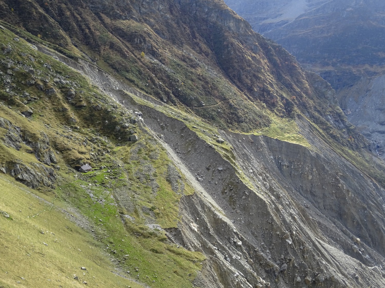 Le chemin menant au refuge Schreckhorn a dû être déplacé vers le haut en raison du glissement de terrain. Photo: Sabine Joss