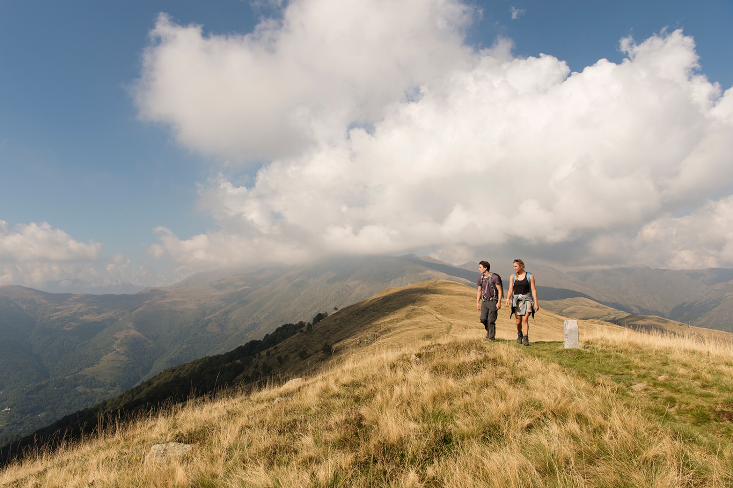 Deux jours de randonnée sur la crête entre la Suisse et l’Italie. Photos: Raja Läubli

