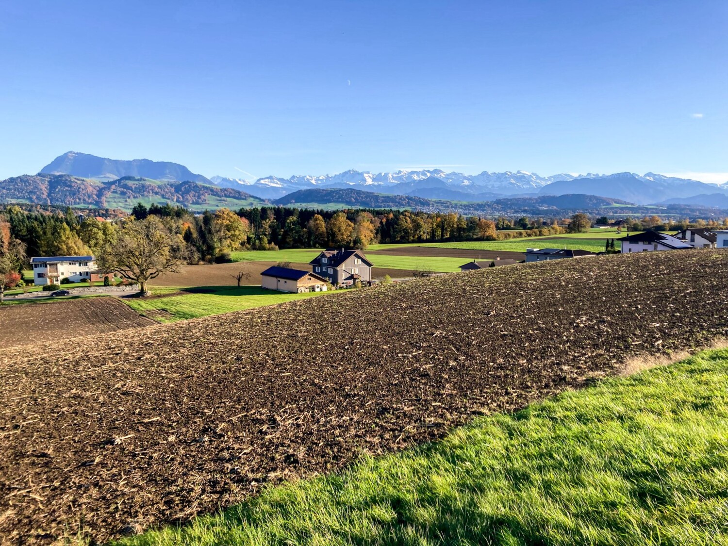 Rigi und Zentralschweizer Alpen kurz vor Ballwil.