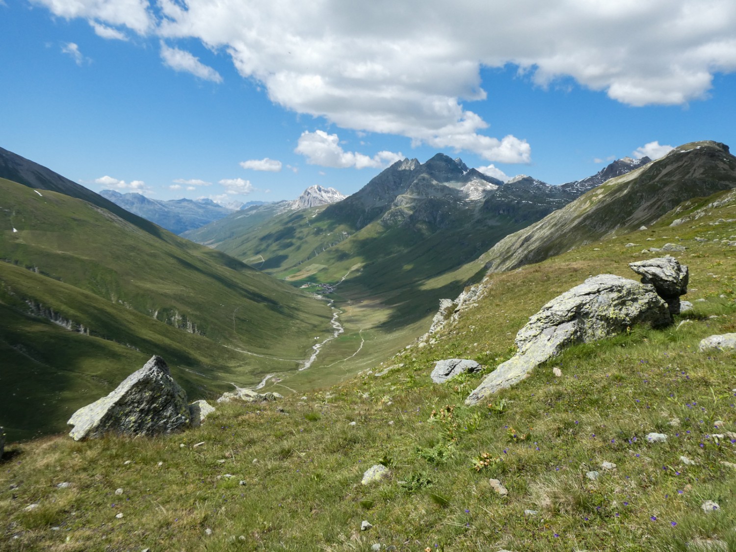Ausblick auf die Jufer Alpa von der Forcellina aus.