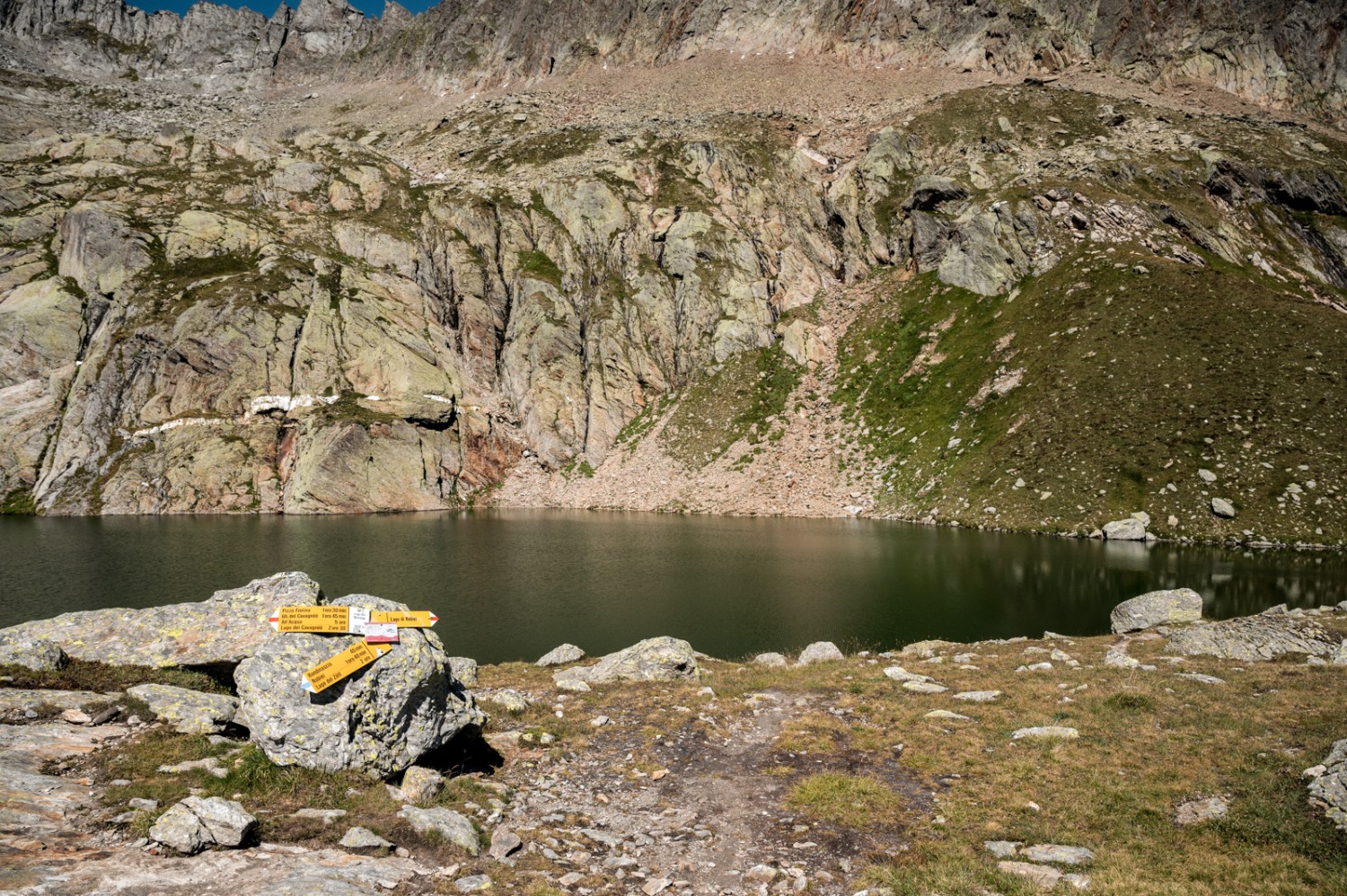 Die Wegverzweigung beim Lago dei Matörgn. Bild: Jon Guler