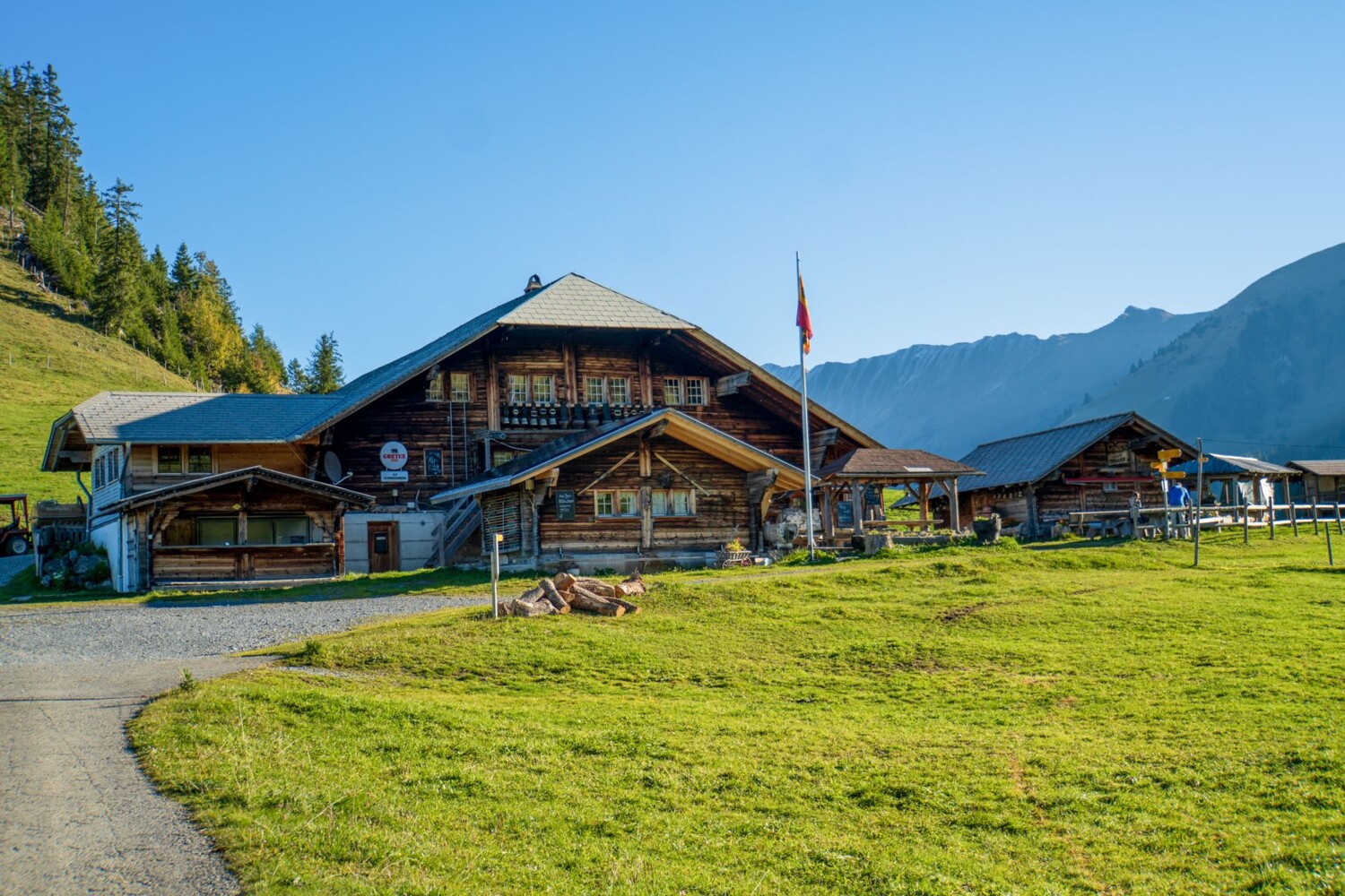 Erste Pause bereits nach 15 Minuten wandern? Bergrestaurant Schwarzenberg.
