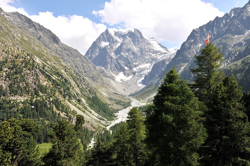 Blick vom Kurhaus Arolla auf den Mont Collon und den Glacier d'Arolla.
Bild: Sandra Weber