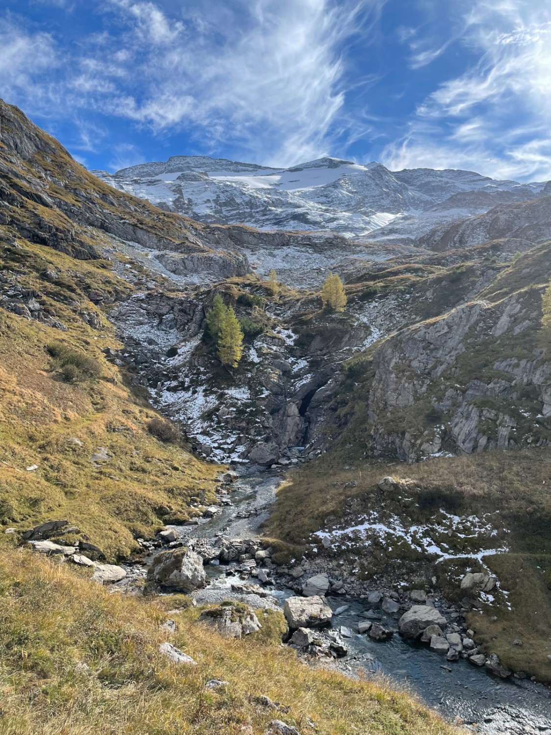 Bald ist es geschafft: Kurz vor der Hütte frisst sich der Gältebach durch den Felsen. Bild: Rémy Kappeler