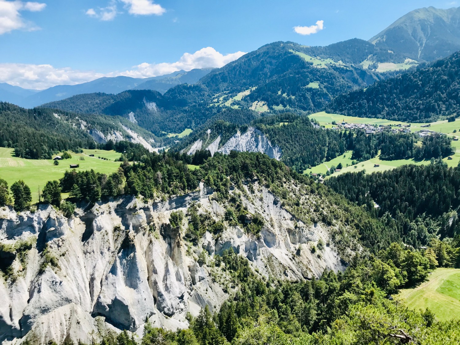 Vue depuis la tour panoramique lors de la descente entre Laax et Valendas-Sagogn. Photo: Michael Roschi