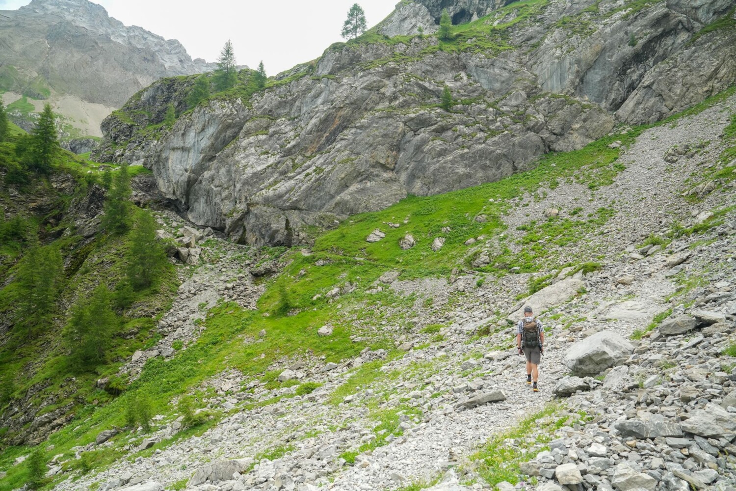 Passage rocheux après la montée abrupte sur le côté droit de la Gälteschutz