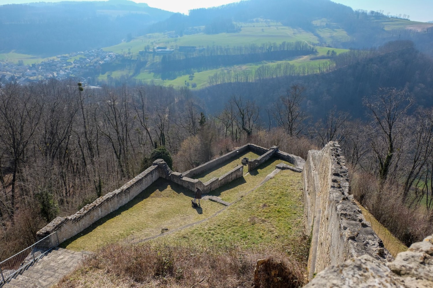Mit dem Besuch der Burg Homberg endet diese Wanderung am Wiseberg.