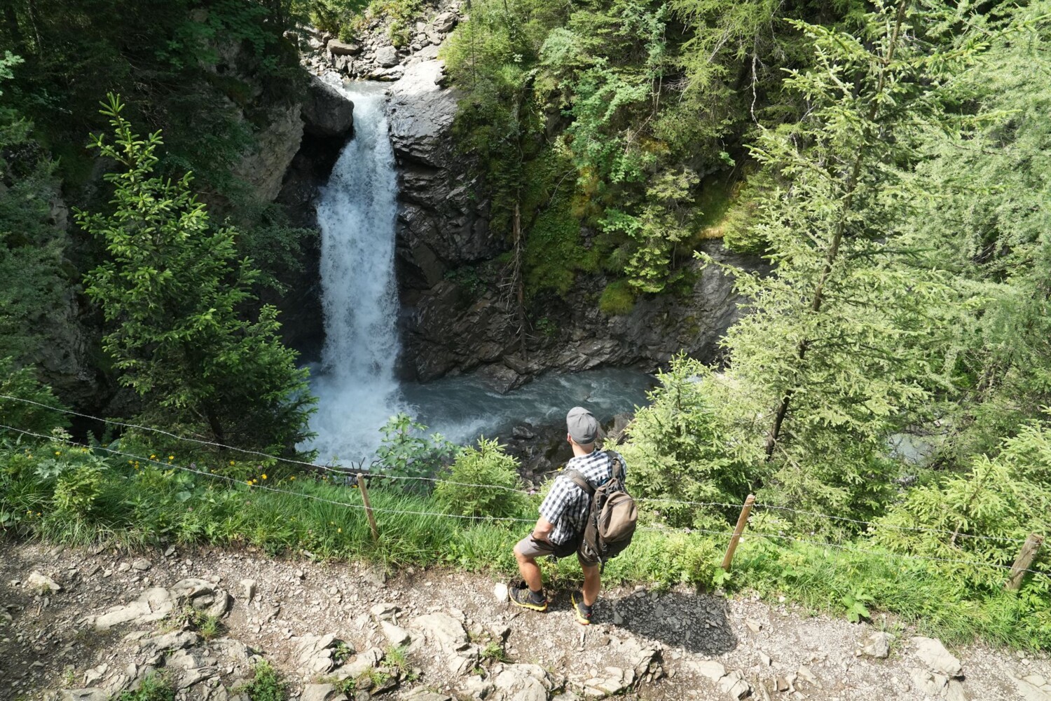 L’une des nombreuses petites cascades le long du Gältebach, ici à Im Ture