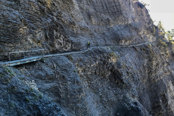 Randonnée le long d’un bisse du Bas-Valais
