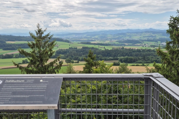 Vom hohen Stahlturm zum tiefen Sodbrunnen