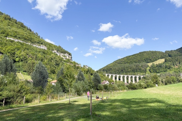 Agréable randonnée le long du Doubs