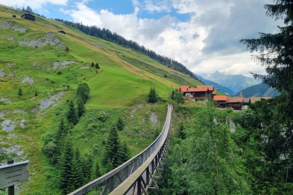 Zwei Schluchten, zwei Hängebrücken, ein Abenteuer