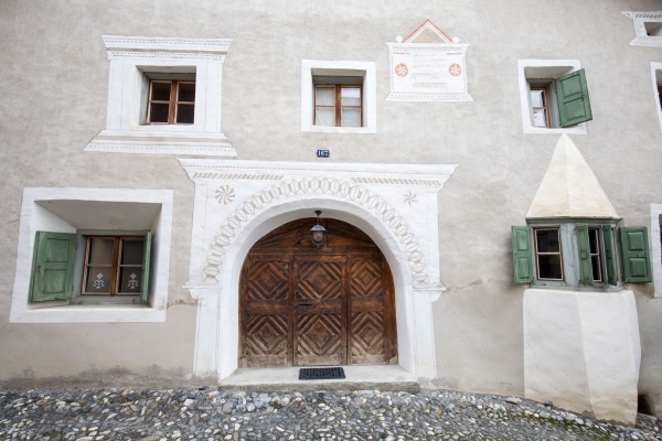 Zu den Sgraffiti im Unterengadin