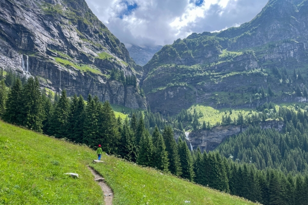 Durch Champérys Felsenkessel zur Cantine