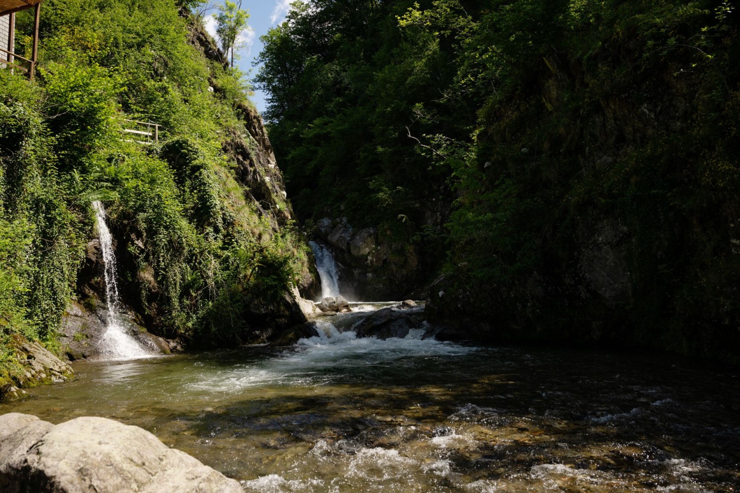 La cascade de Maglio invite à la baignade.
