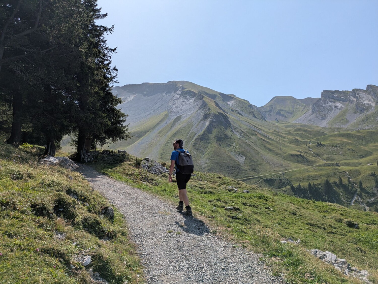 Randonner avec vue: cette douce randonnée présente des sentiers variés et de vastes panoramas.