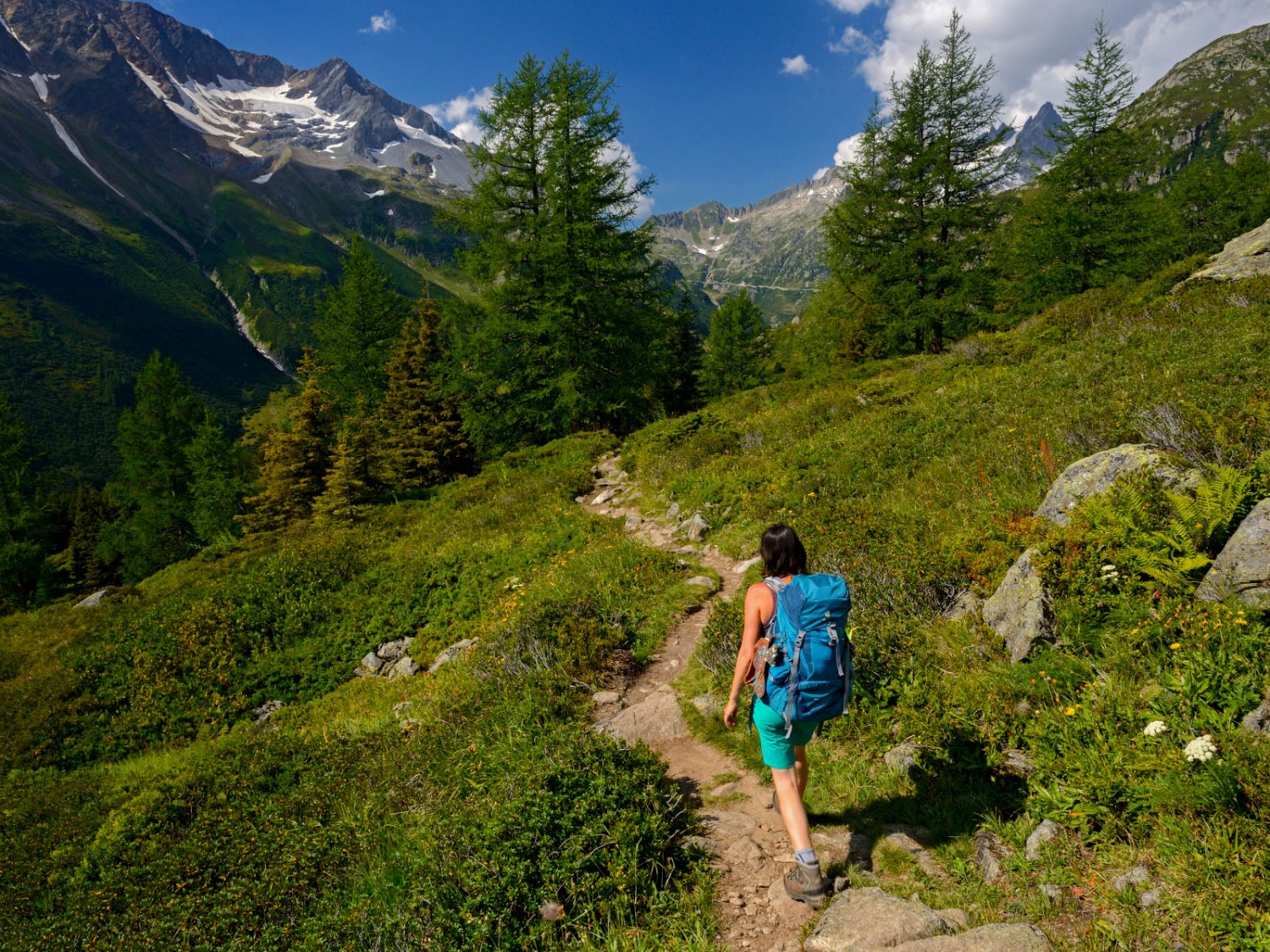 La montée offre régulièrement des vues sur la vallée. Photo: natur-welten.ch