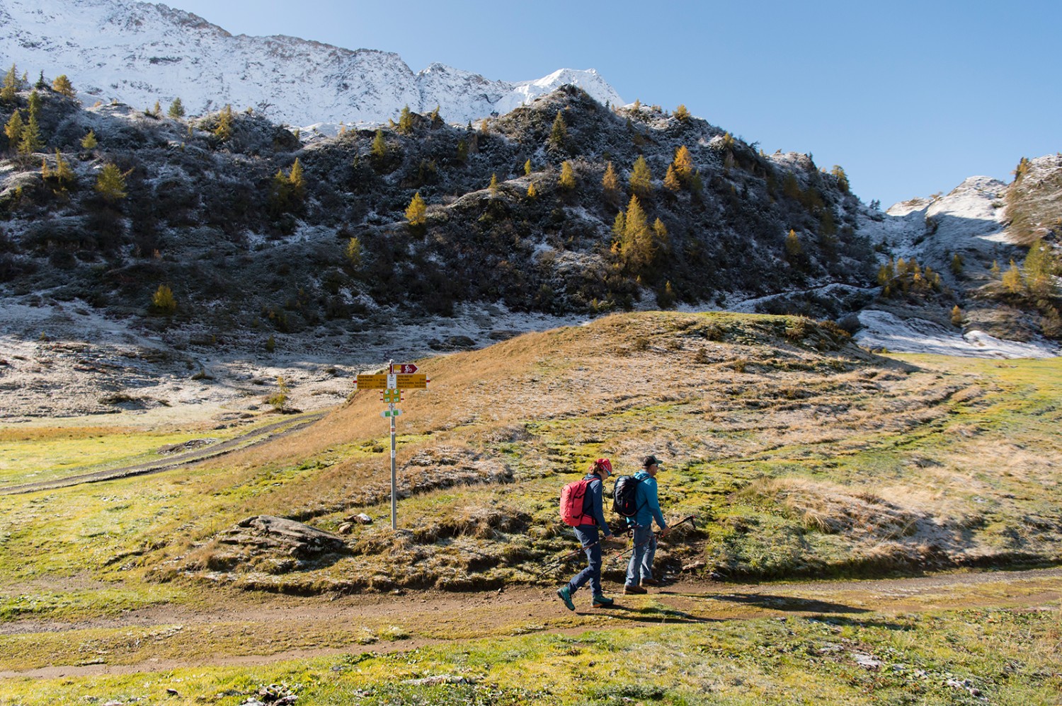 Jeu de couleurs à Mottone au début de la randonnée. Photos: Raja Läubli