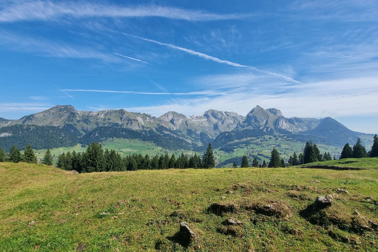 Vue sur les Churfirsten: l’imposant décor alpin accompagne tout le sentier sonore