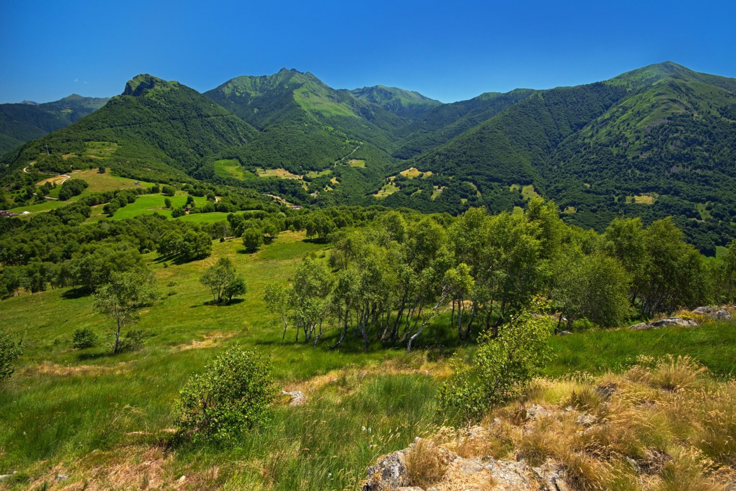 Blick vom Mattro in Richtung Pizzo di Corgella und Valle di Caneggio.